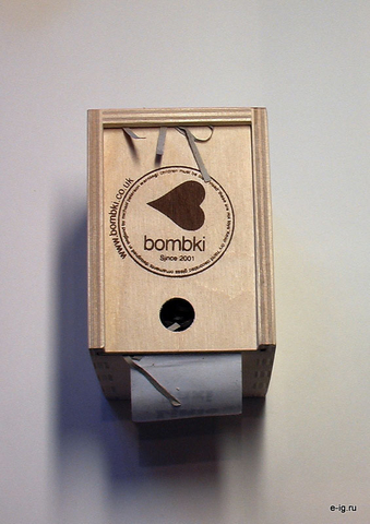 Деревянная упаковка ornament «bombki» с сердечком — для английского такси.